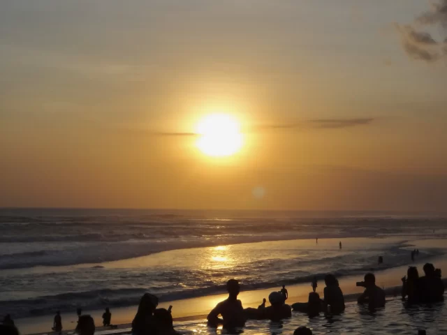Hồ bơi nhìn ra biển