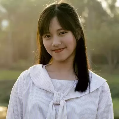 Trịnh Khánh Linh, du học Canada