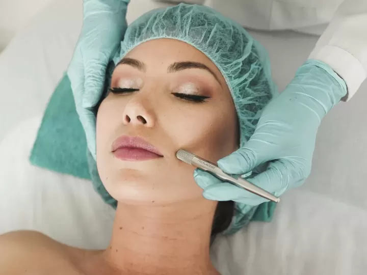 Điều trị mụn chuẩn y khoa tại phòng khám (ảnh minh họa)