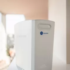 Thiết bị điện vỏ trắng gắn tường