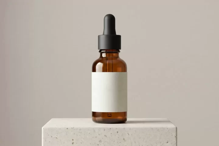 Chai serum thủy tinh màu hổ phách có nắp nhỏ giọt và nhãn trơn