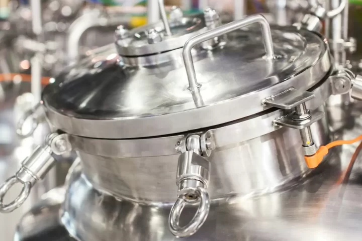 Bồn khuấy inox trong khu pha chế