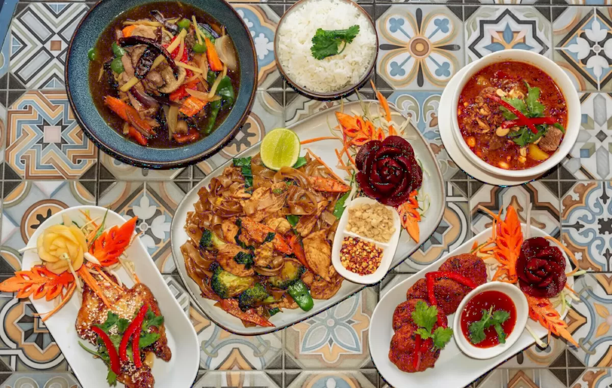 Mâm cơm nhiều món Việt Nam