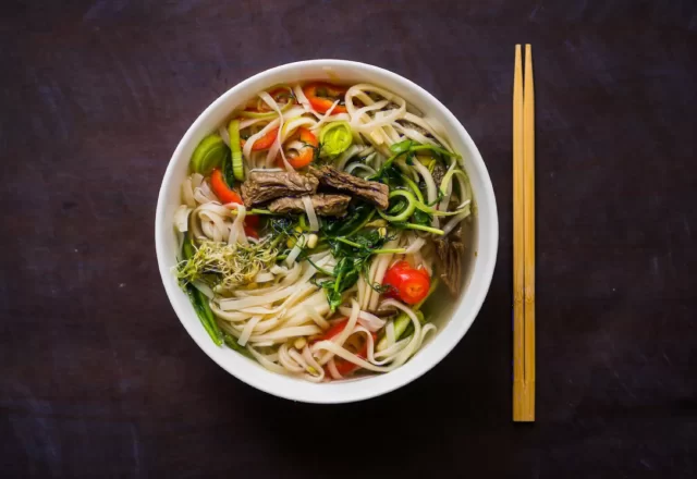 Tô bún bò đặc trưng miền Trung