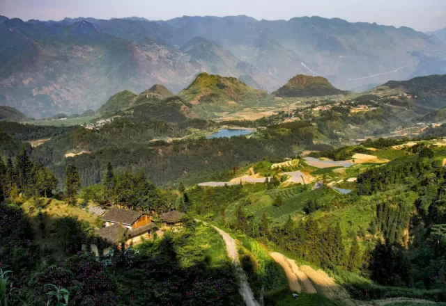 Thung lũng và bản làng trên cao nguyên đá Hà Giang