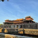 Cung điện trong Đại Nội Huế dưới trời xanh
