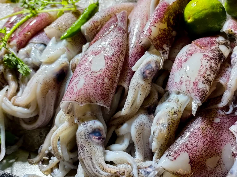 Mực lá hấp gừng 6 phút giữ trọn vị giòn ngọt