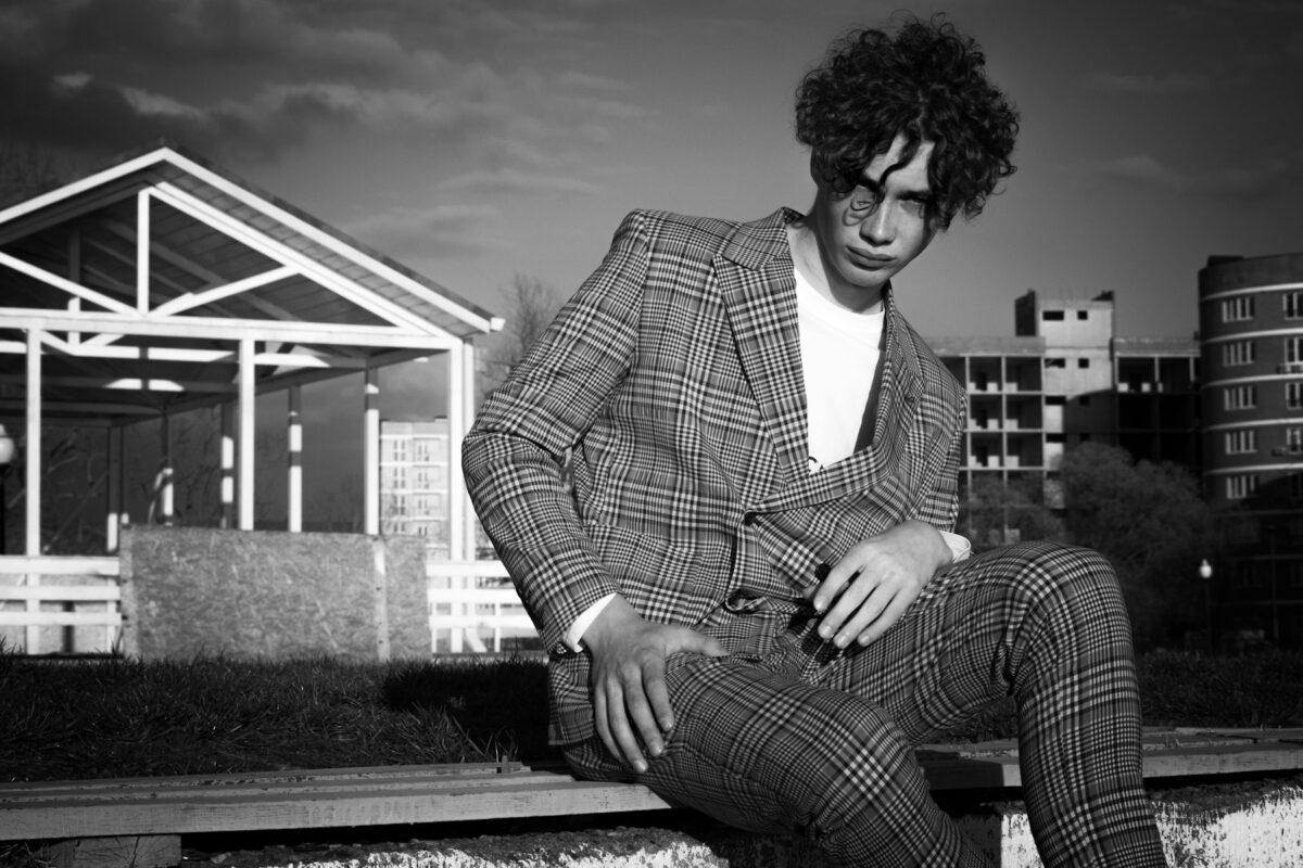 Lookbook — Kẻ ô: Suit kẻ Prince of Wales
