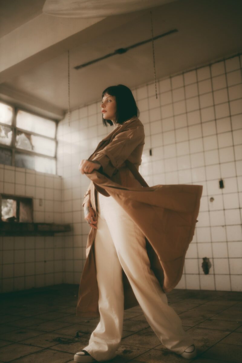 Look I — Heo May