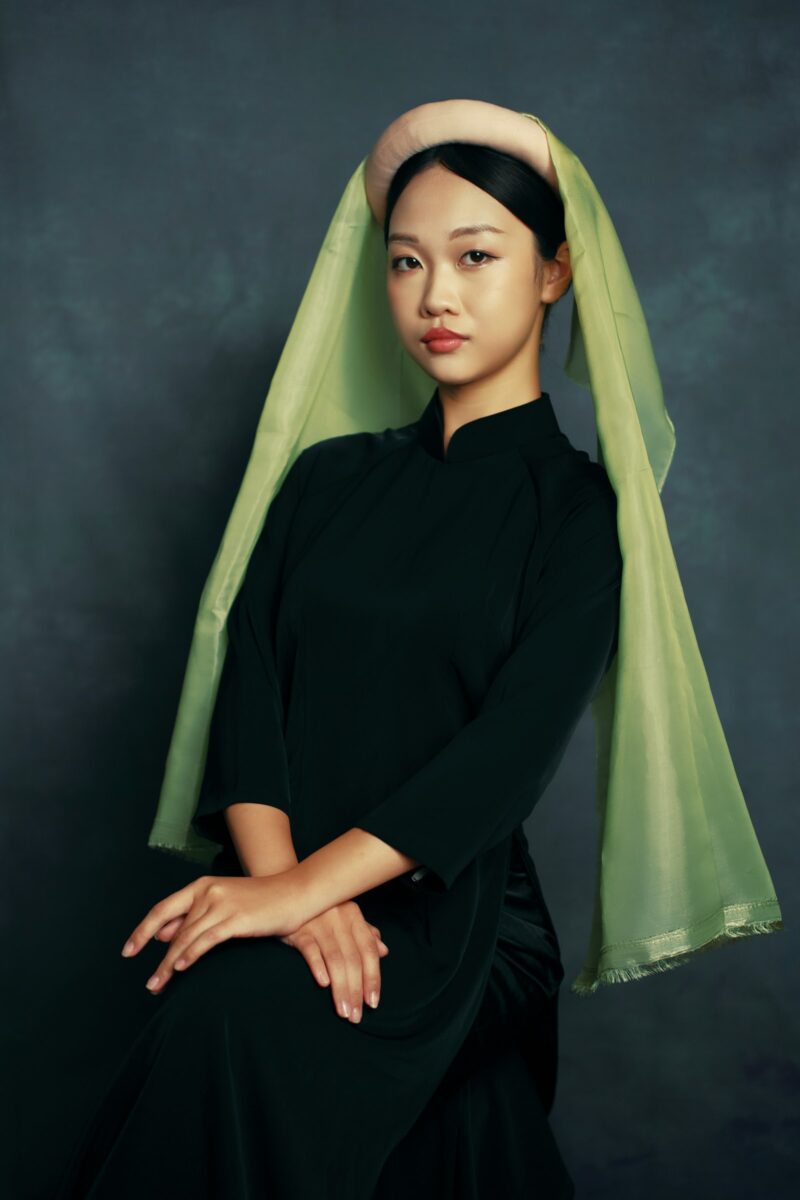 Look V — Mặc Lan