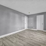 Sàn gỗ công nghiệp HDF Sồi Xám 8mm AC4 trong không gian thực tế