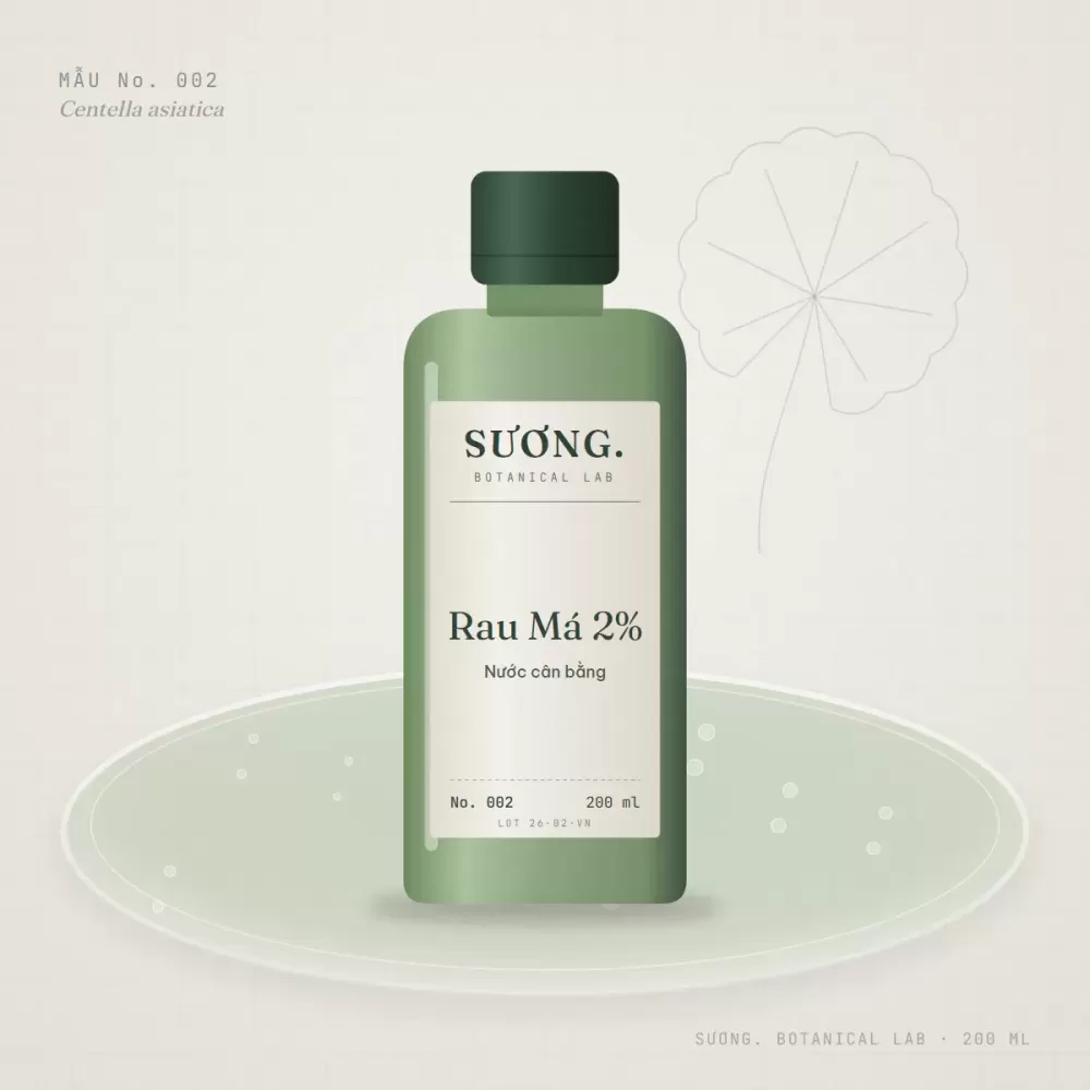 Nước cân bằng Rau Má 2% 200 ml — chai mẫu No. 002 trên đĩa thạch