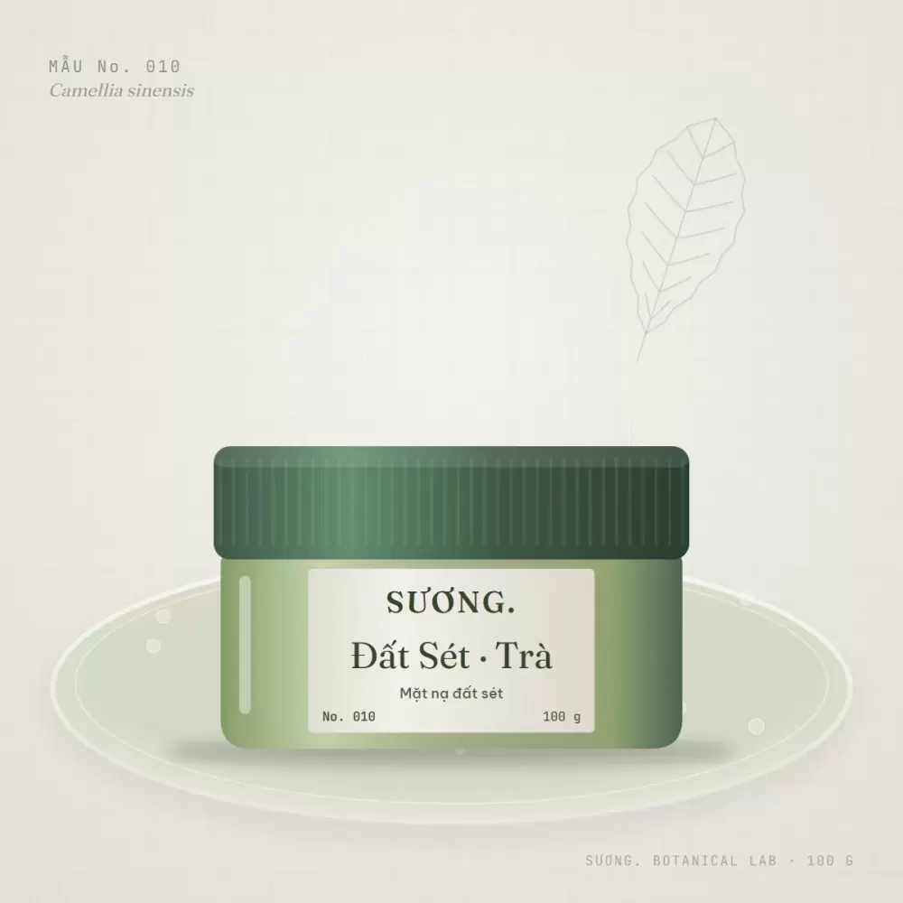 Mặt nạ đất sét Trà Xanh 100 g — chai mẫu No. 010 trên đĩa thạch