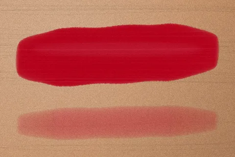 Swatch màu Đỏ Cổ Điển trên da trung bình