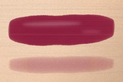 Swatch Son tint bóng Ớt Ngọt màu Đỏ Mận trên da sáng