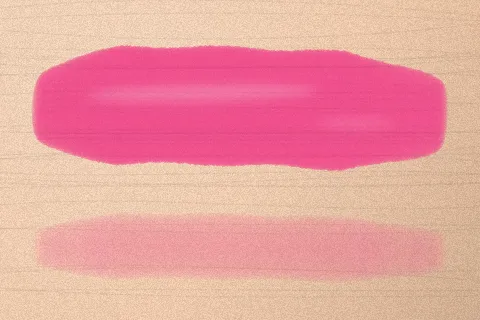 Swatch Son tint bóng Ớt Ngọt màu Hồng Kẹo trên da sáng