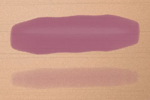 Swatch màu Hồng Mauve trên da trung bình sáng