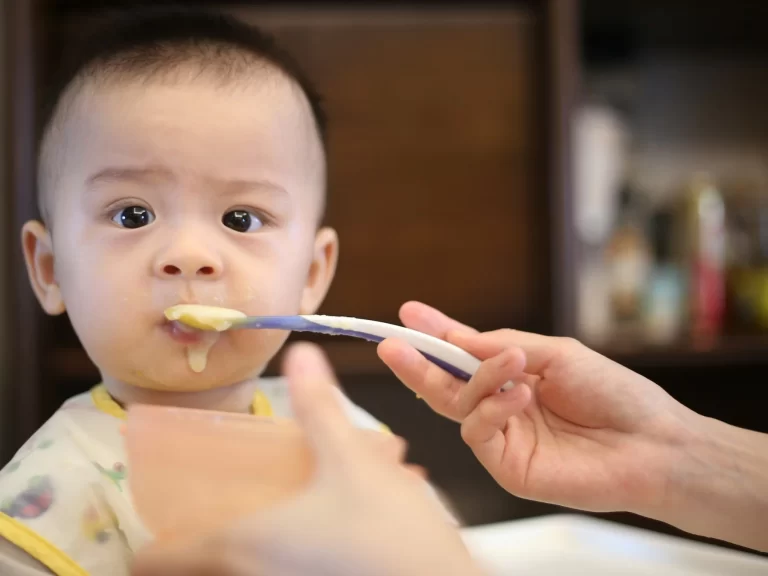 Thực đơn cho mẹ sau sinh và bé ăn dặm