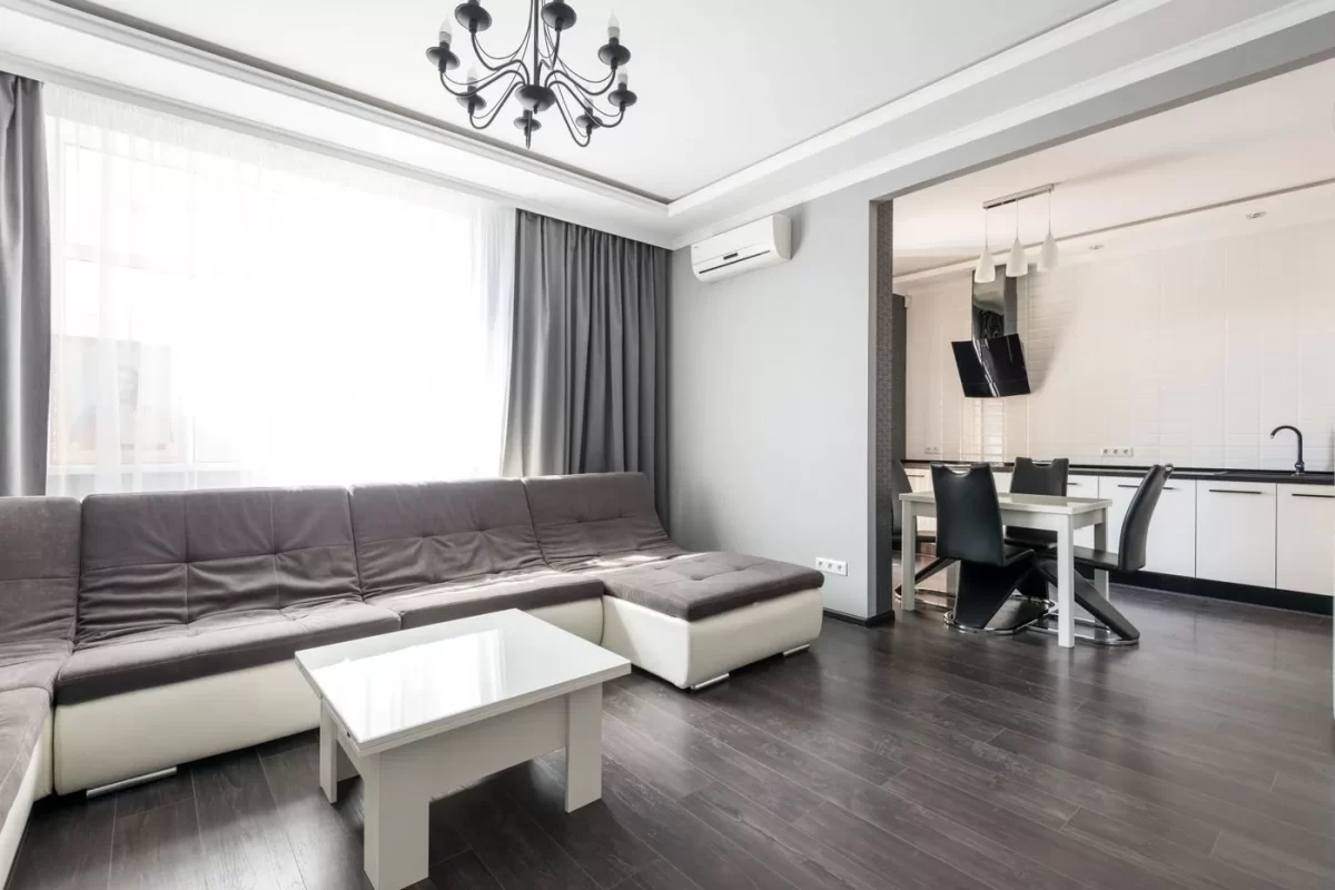 Sau khi vệ sinh: Căn hộ mới bàn giao ở Thủ Đức: bụi xi măng khắp nơi
