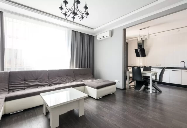 Sau khi vệ sinh: Căn hộ mới bàn giao ở Thủ Đức: bụi xi măng khắp nơi