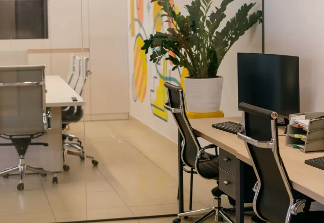 Sau khi vệ sinh: Văn phòng 120 m² Quận 1, gói hai lần mỗi tuần
