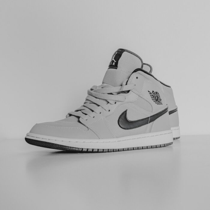 Air Jordan 1 Mid “Light Smoke Grey”