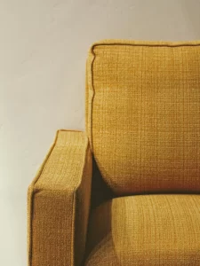 Cận cảnh vải dệt nỉ màu vàng nghệ