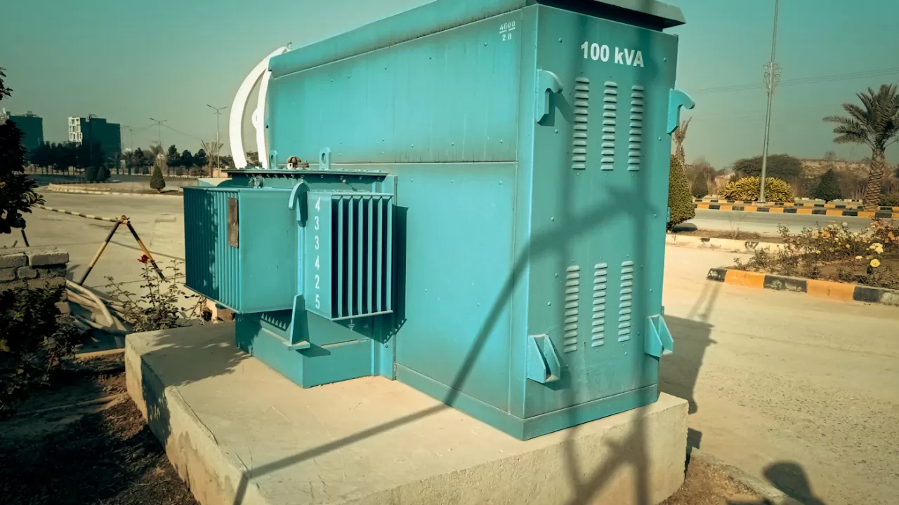 Máy phát điện 45 kVA Cummins C45D5 chống ồn