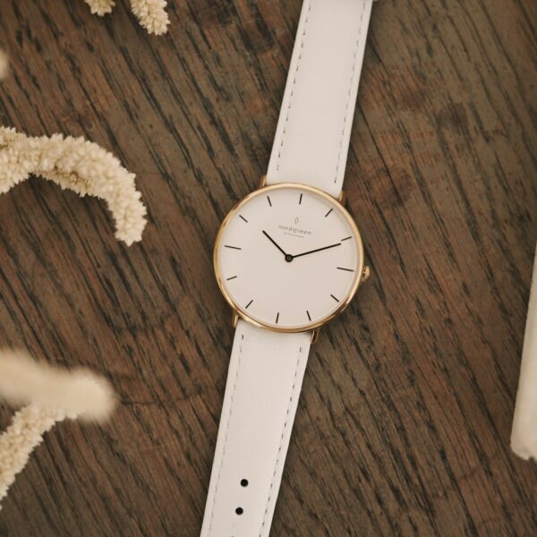 Aurelis Petite 32mm dây da trắng