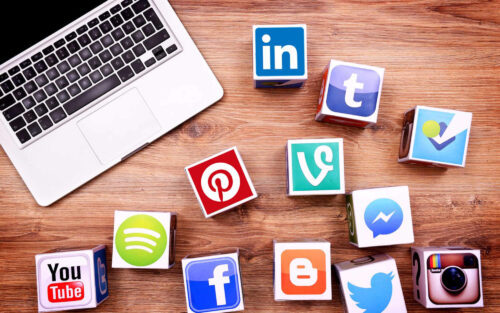 Xây dựng cộng đồng trên mạng xã hội